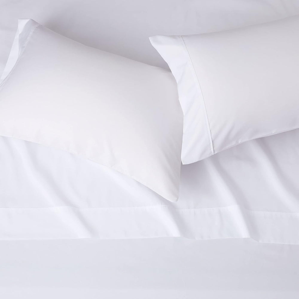 Amazon Basics Queen Sheet Set, White - Close-up
