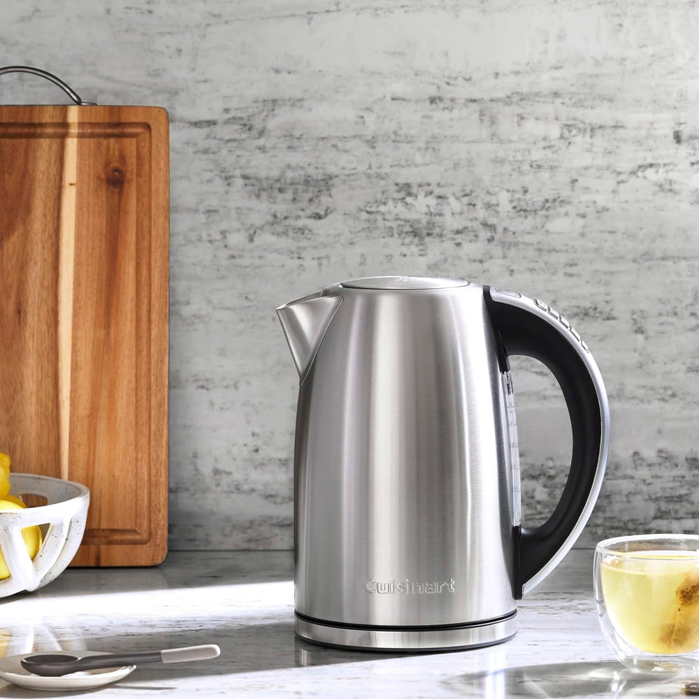 Cuisinart PerfecTemp 1.7L Electric Kettle - Close-up