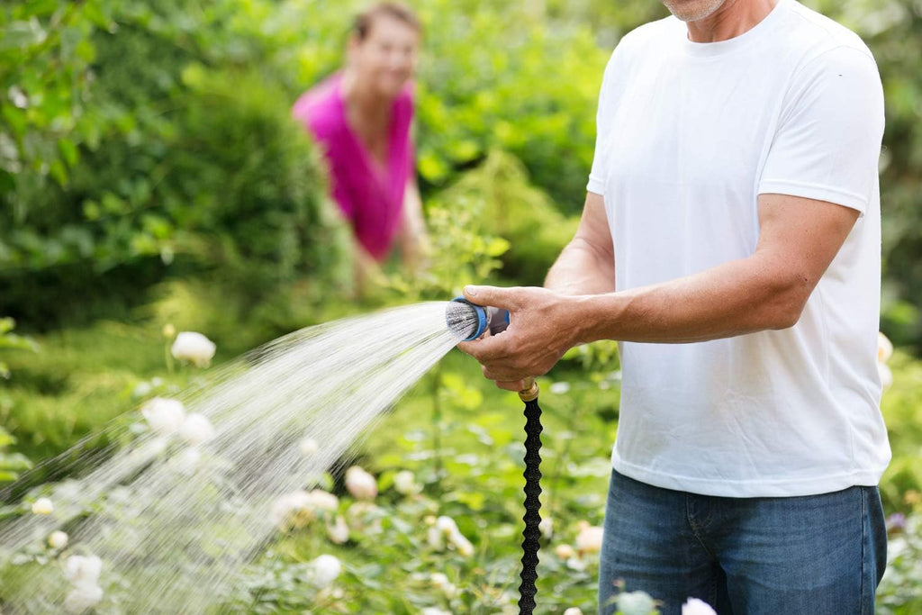 INNAV8 Garden Hose Nozzle, 10 Patterns - In use