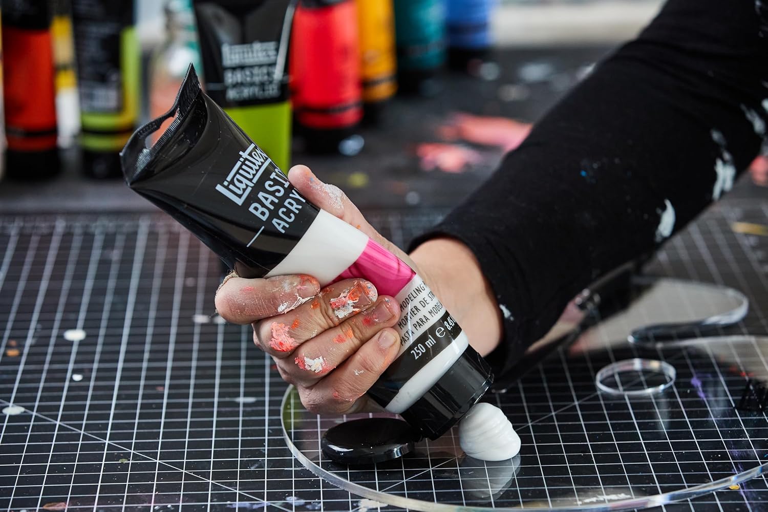 Liquitex Basics Gesso Surface Prep Medium 16oz - Packaging