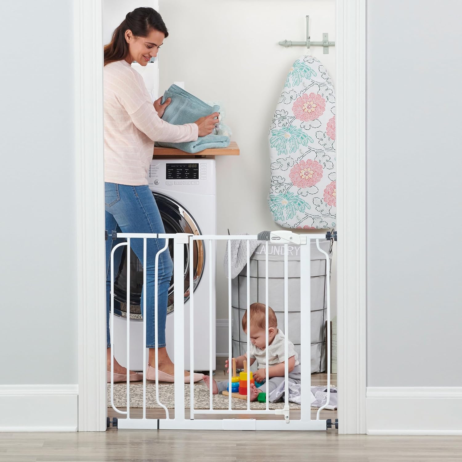 Regalo Easy Step Baby Gate, 29-38.5 In - Size reference