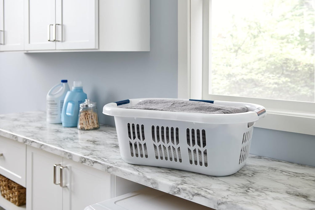 Rubbermaid Large Hip-Hugger Laundry Basket, White - Close-up