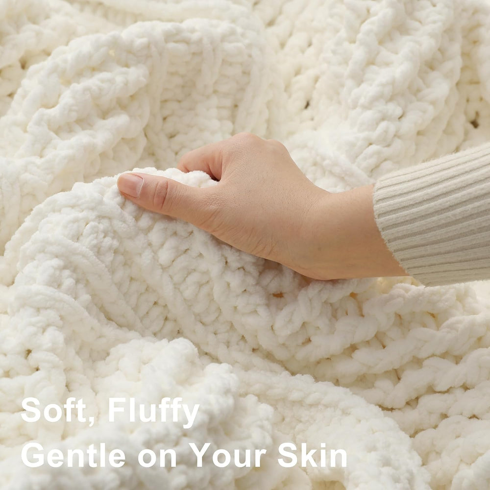 Super Bulky Chenille Blanket Yarn, Cream - 4 Skeins - Close-up